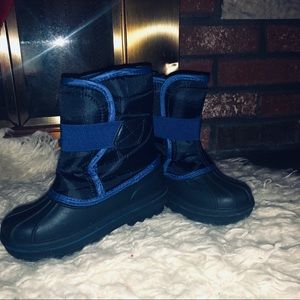 Kids winter/snow boots
